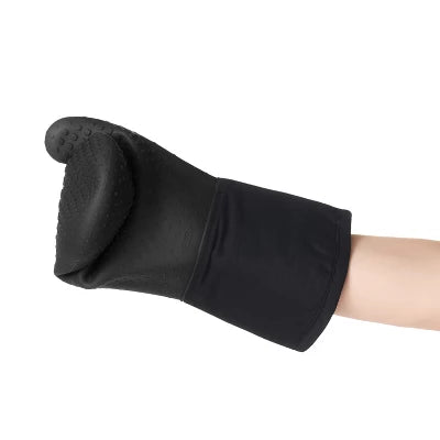 Alternative view of OXO Oven Mitt: Black Silicone & Cotton, Machine Washable, 13.3″ X 6.8″, Solid Pattern, Kitchen Textile